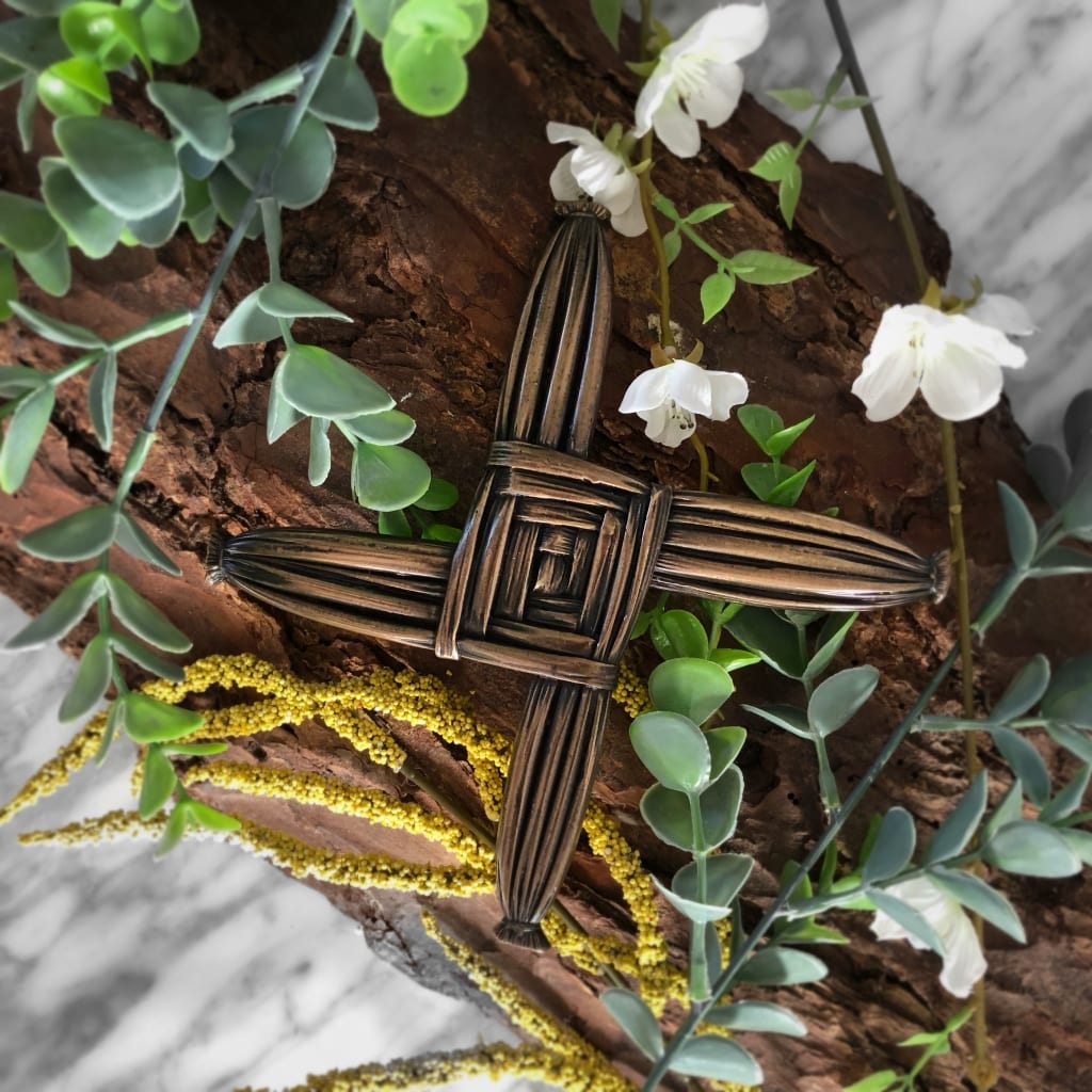 Said to ward off evil, fire and hunger; the Cross of St. Brigid is an old Irish symbol of protection. 