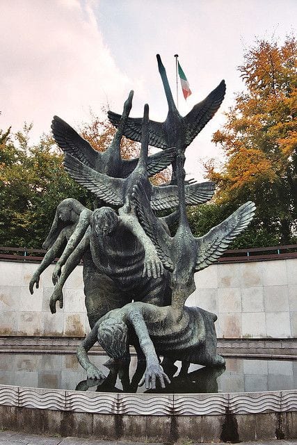 Children of Lir Statue