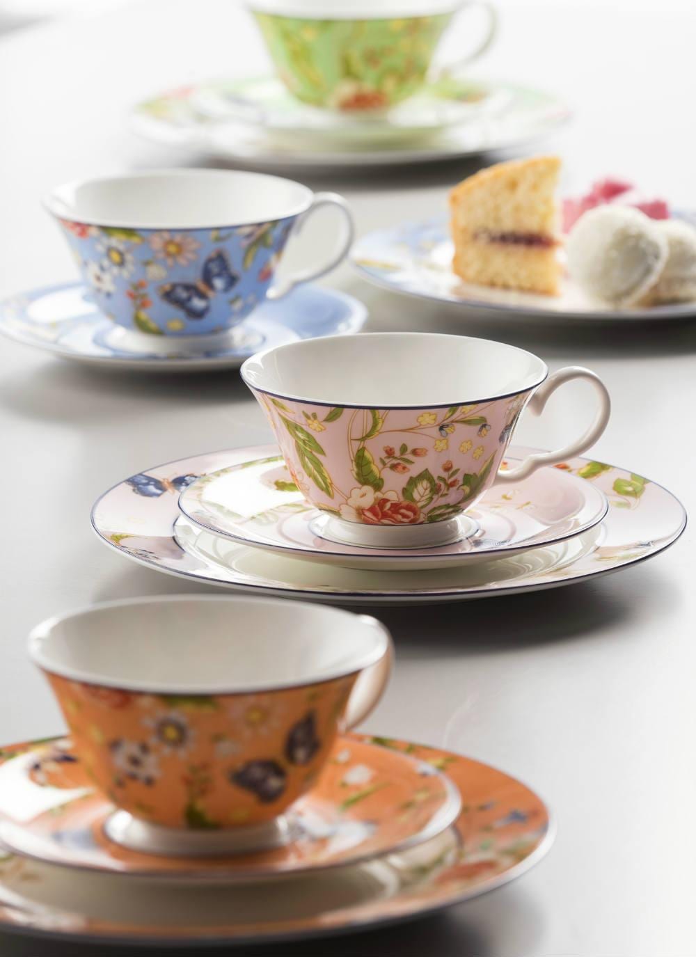 Aynsley Cottage Garden Windsor Teacup & Saucer Set