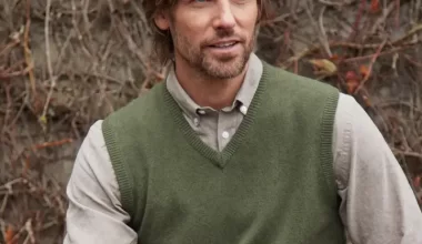 Lambswool V-Neck Slipover