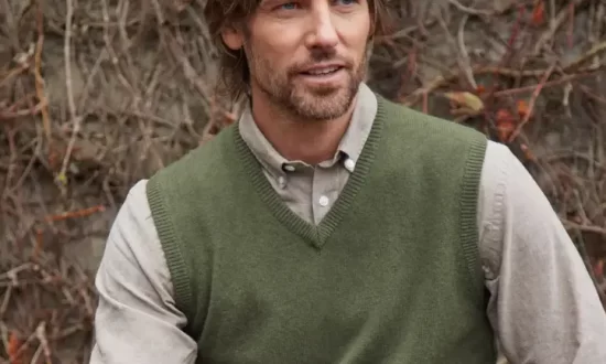 Lambswool V-Neck Slipover